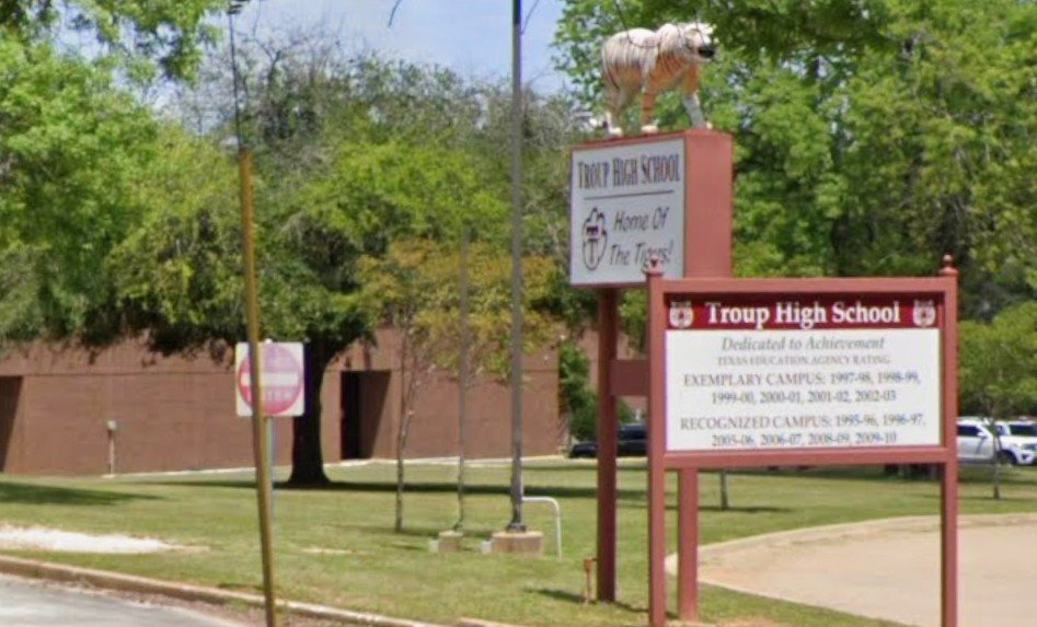 stories/troup-high-school.jpg